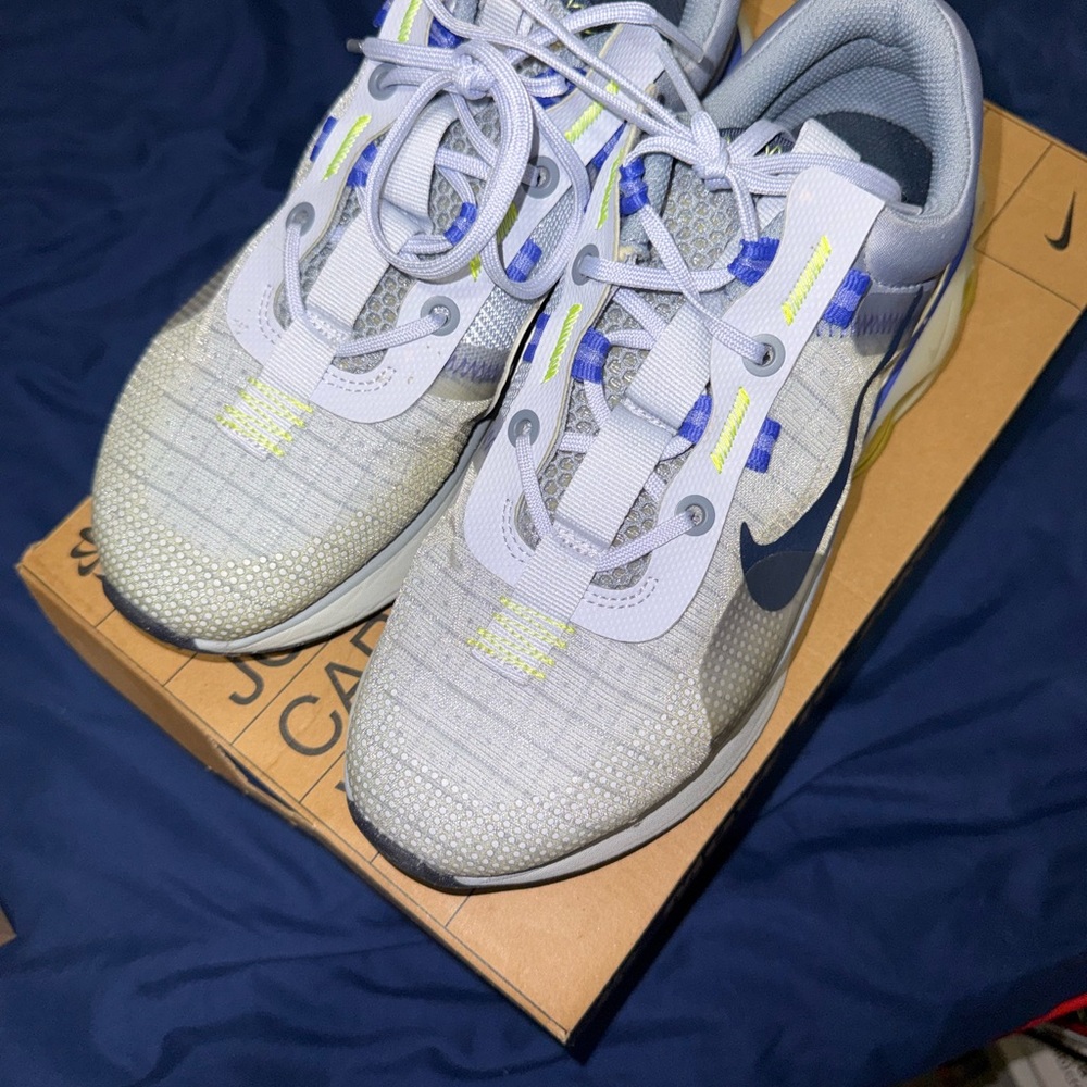 Nike Air Max 2021 Air Max Sneakers in size 6Y